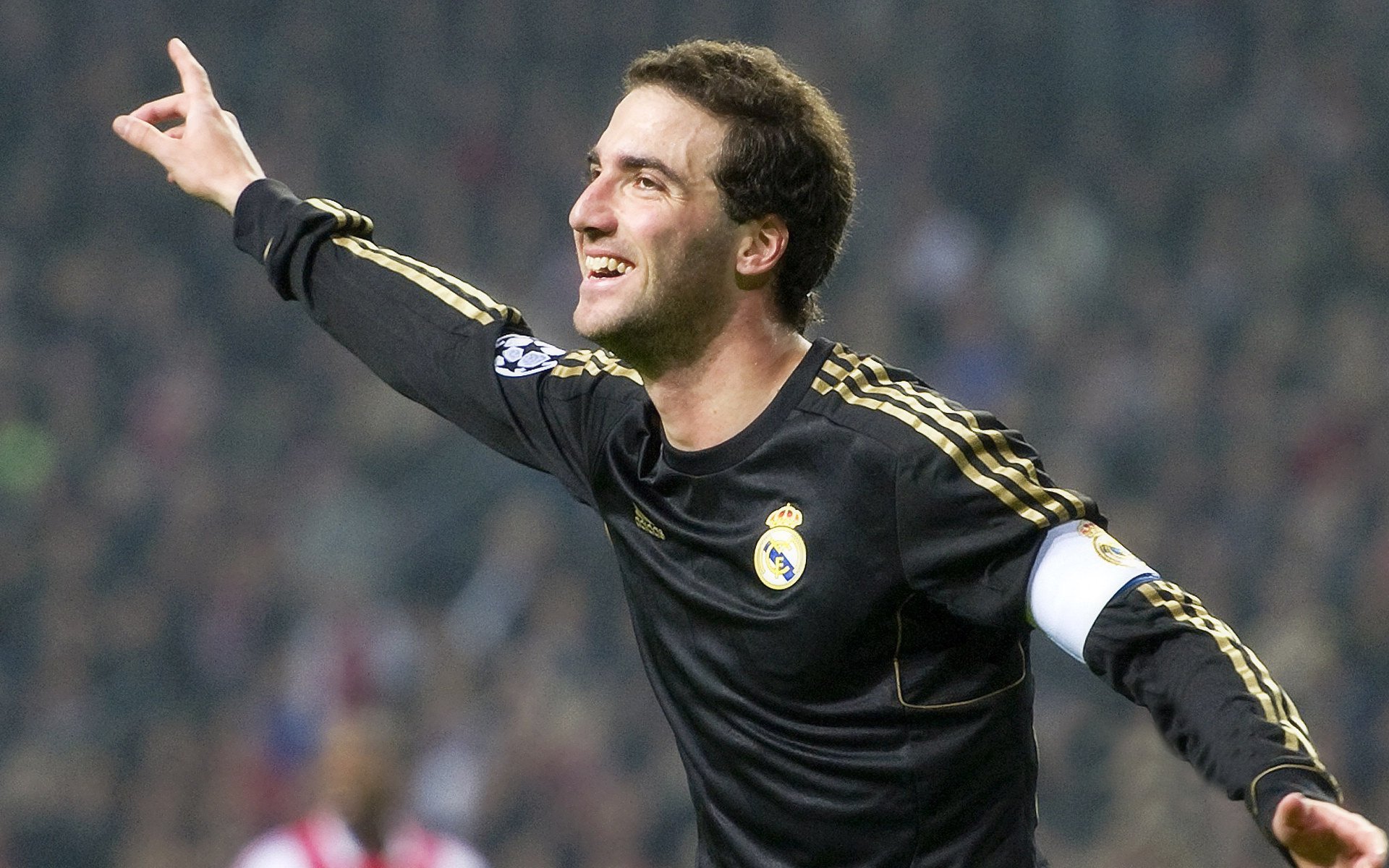 爱游戏官方-“意甲强大阵容持续发力，豪门望尘莫及”，意甲各队最新关系