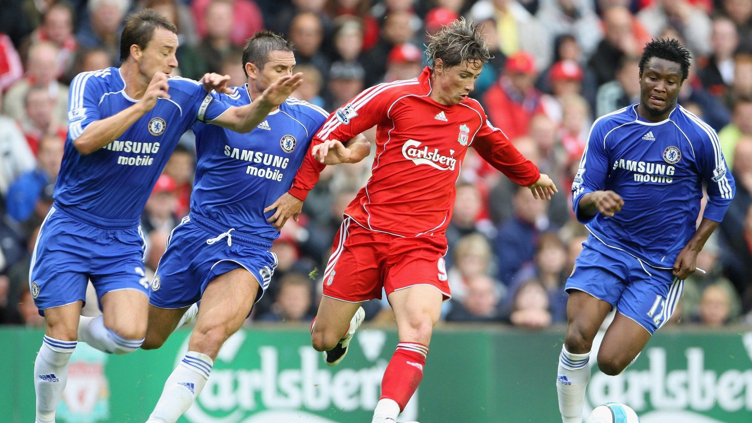 “足球+科技”融合创新成果引领行业新风尚，行业快速提档升级，足球创新设计